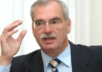 Hebrang: Sad je zadnji trenutak da se uvede vojni rok