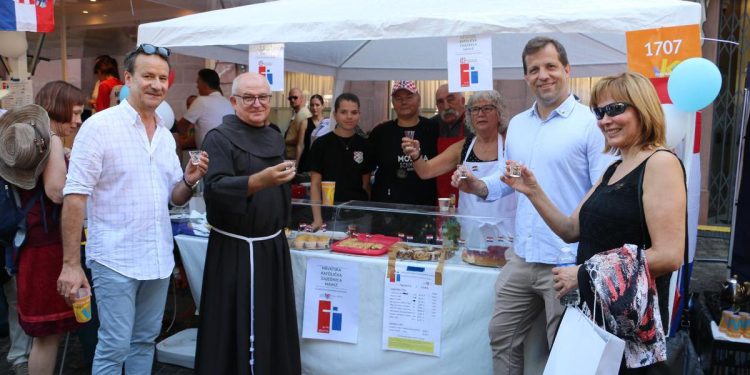 Hrvate posjetili biskup Peter Kohlgraf, gradonačelnik Nino Haase, Miguel Vicente, brojni posjetitelji…