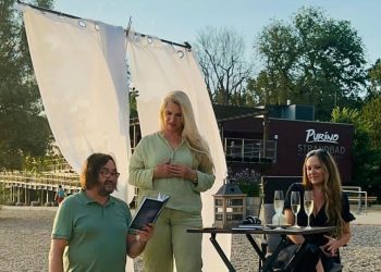 Hrvatski bračni parovi čitali poeziju na obali rijeke Rajne u Mannheimu