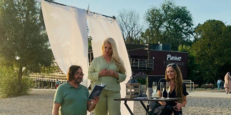 Hrvatski bračni parovi čitali poeziju na obali rijeke Rajne u Mannheimu