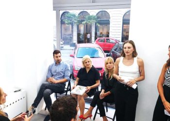 Inaugurativnom izložbom kolaža Zlatan Vehabović osvojio Bečane