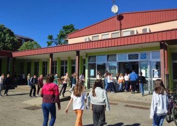 Ispratili su 292 osmaša, upisali 286 prvašića, za sada ukupno 2236 đaka