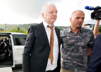 Julian Assange pušten na slobodu, osuđen na vrijeme koje je služio kao dio američkog sporazuma o priznanju krivnje