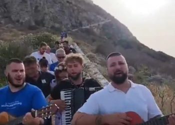 Kakav prizor na Palagruži. Vjenčali su se svjetioničar Vojislav Šajn Vojo i njegova životna partnerica Manuela