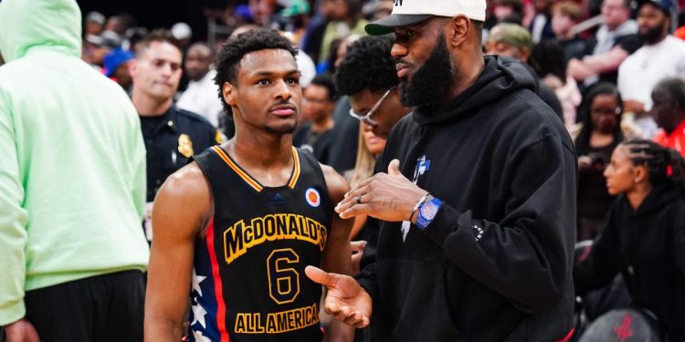 Lakersi biraju Bronnyja: igrat će s tatom LeBronom Jamesom