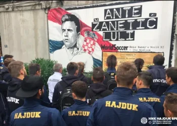 Legendu Hajduka su splitski orjunaši koje je vodio Smoje tri puta pretukli na rivi!