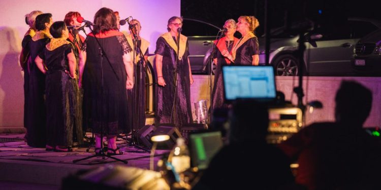 Marjanke će večeras pjevati ispred teatra, dođite ih poslušati