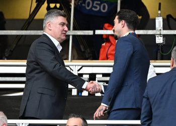 Milanović bodri Vatrene s tribina: Pozdravio se s ikonom nogometa, Sanja oduševila kombinacijom