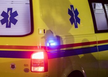 NESREĆA Autobus se popeo na rubnjak: Vozaču pozlilo, prebačen je u bolnicu