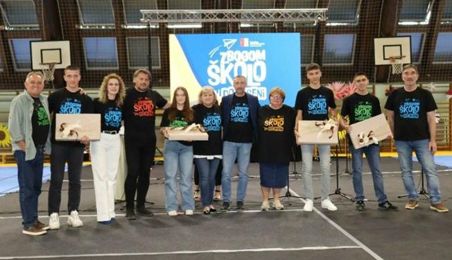 Nagrađeni najbolji učenici osnovnih i srednjih škola