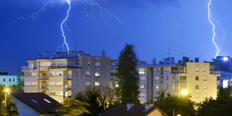Nastavlja se nestabilno vrijeme: Za sutra izdan žuti meteoalarm u čak šest regija