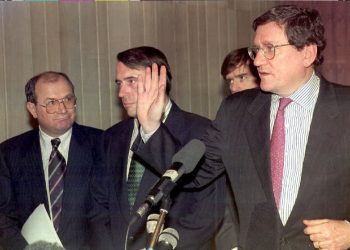 O ČEMU SU GALBRAITH I HOLBROOKE RAZGVOVARALI U TUĐMANOVOM WC-u: Zašto je zaustavljena HV ispred Banja Luke, i zašto su kasnije obojica to požalila