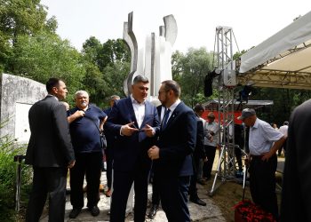 Obilježen Dan antifašističke borbe: Tomašević i Milanović snimljeni u ozbiljnom razgovoru