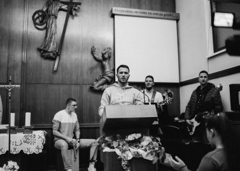 Okupljaju stotine mladih oko Isusa, napala ih i sotonistička sekta: Pričali smo s Nanovo rođenima