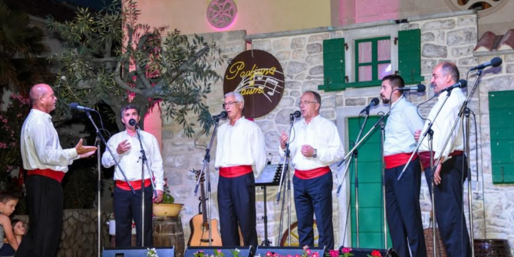 POVLJANA U PISMI Susret klapa na Pagu!