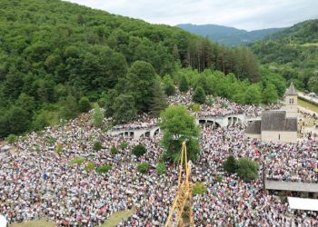 PROSLAVA SVETOG IVE U Podmilačju se okupio najveći poslijeratni broj hodočasnika