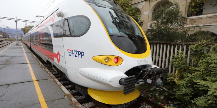 NA MORE VLAKOM? Pripremite sendviče: Od Vukovara do Splita vlakom za manje od 25 eura | NACIONAL.HR