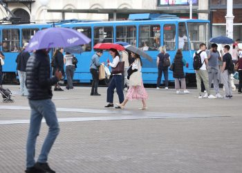 UPALJENI ALARMI Danas oblačno, popodne mogući pljuskovi. Evo kad se vraćaju vrućine