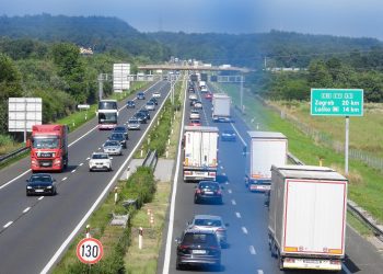 STIGLO LJETO, A I GUŽVE Planirate na more? Jedan dan je postao kritičan, evo savjeta stručnjaka | NACIONAL.HR