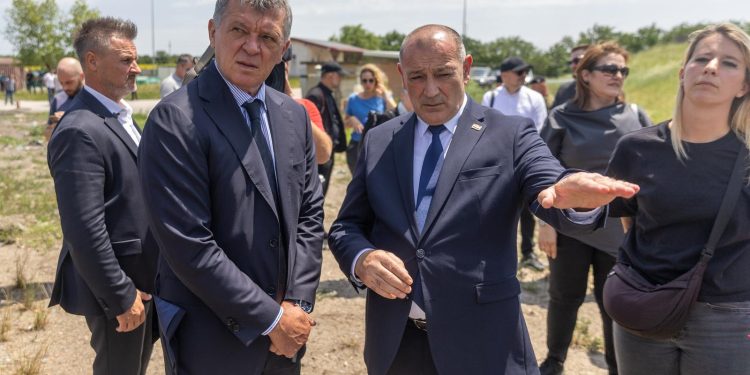 VUKOVAR Na odlagalištu otpada otkrivena masovna grobnica. Ministar Medved: ‘Počinitelji će odgovarati’ | NACIONAL.HR