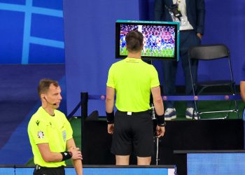 NIJE ZBOG NADOKNADE Otkriveno zašto je UEFA potjerala Makkelieja s Eura | NACIONAL.HR
