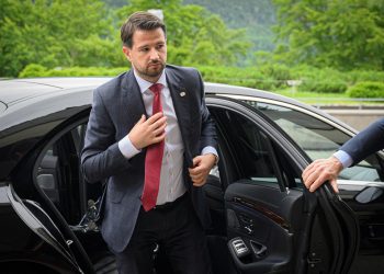 SPORNA REZOLUCIJA Razgovarali Milatović i Milanović, zaključili da se ne smije politički trgovati žrtvama Jasenovca | NACIONAL.HR