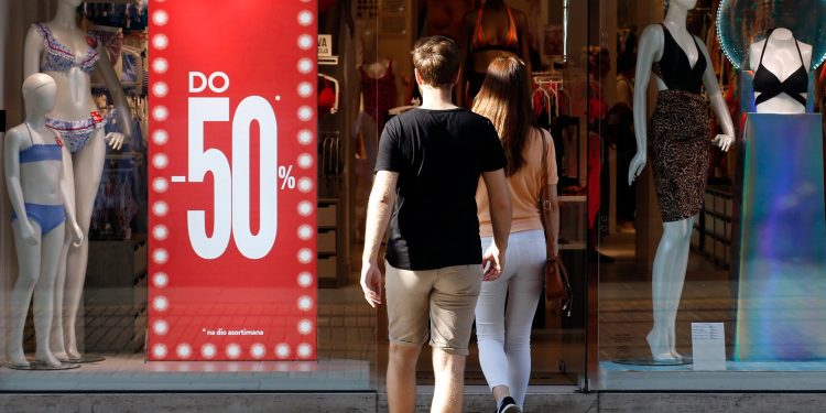 Počinju ljetna sniženja: Pazite da vas ne prevare, donosimo što trgovci nikako ne smiju raditi