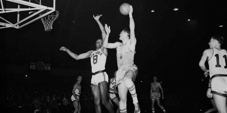 Prije stotinu godina rođen je George Mikan, prva NBA zvijezda u povijesti