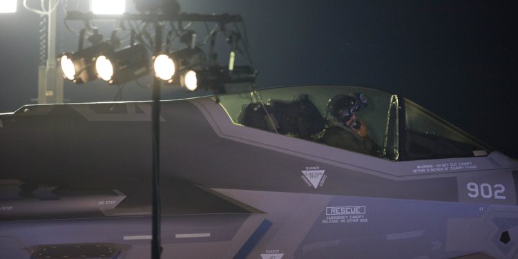 Problemi s financiranjem američkog sustava zračne dominacije sljedeće generacije