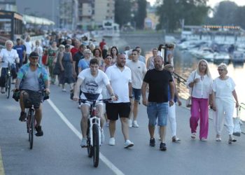 Prva ovogodišnja Osječka ljetna noć izmamila je na ulice tisuće Osječana i gostiju