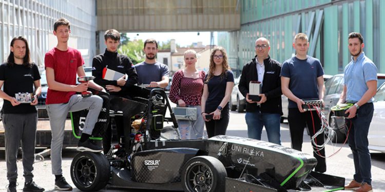 Riječki studenti samostalno dizajnirali, konstruirali i pripremili električni bolid s kojim će na stazu sljedeće godine