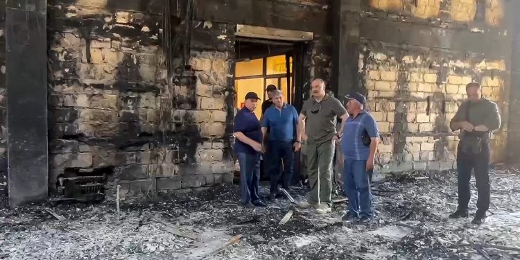 Ruski dužnosnik navodi islamske ‘ćelije spavače’ kao broj mrtvih u napadima na sinagoge i crkve popeo se na 20