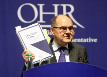 SCHMIDT “Vrijeme za usvajanje domaćih rješenja istječe”