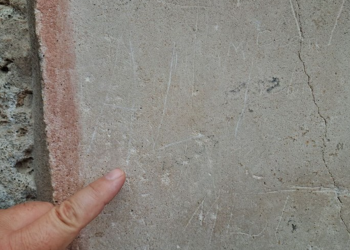 Turist u Italiji urezao svoje ime na drevne ostatke Pompeja – kažnjen je!