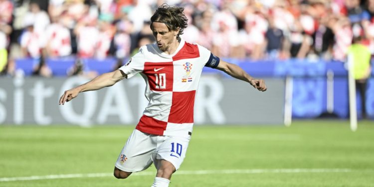 Sportske novosti – ‘Euro za Vatrene tek počinje. Nemojte se ljutiti, moji dragi Albanci, ali ja navijam za Hrvatsku’