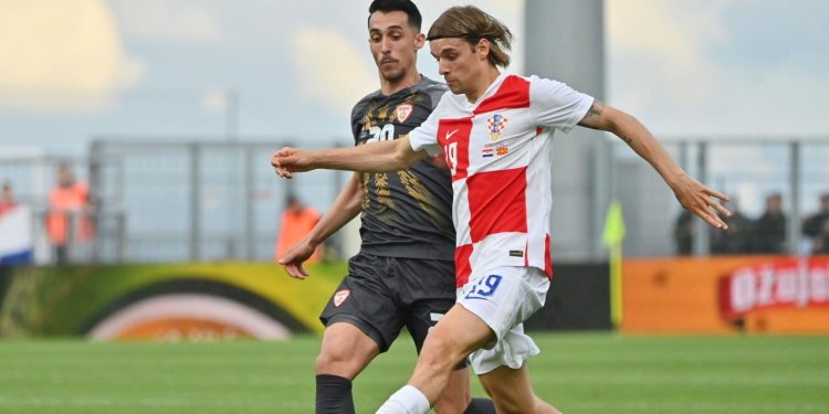 Sportske novosti – Europski velikan želi dovesti Sosu. Glavni ‘pick’ za poziciju lijevog beka im je otpao