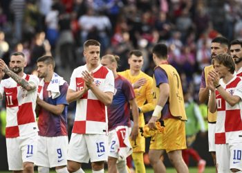 Sportske novosti – ‘Hrvatska je podbacila na svakom planu, bili smo prenapuhani, zašto Dalić ne stavi njih dvojicu zajedno?’