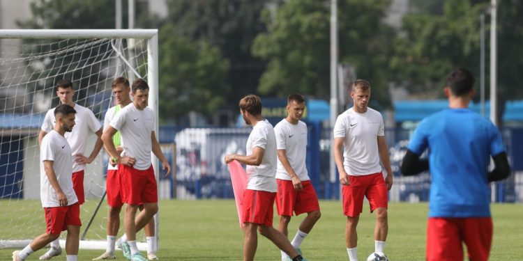 Sportske novosti – ‘Pokušavamo im pomoći, nekad im karijere često odu u krivom smjeru. Dinamo? Uvijek imaju obzira’