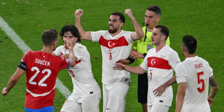 Sportske novosti – Turci pod teškom paljbom zbog poteza uoči ključne utakmice: ‘Ovo je apsolutno neprihvatljivo’