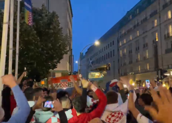 Sportske novosti – VIDEO: Hrvati okupirali Berlin. Stotine pjevaju ‘Bježite ljudi’, nadglasali i Nijemce u fan zoni