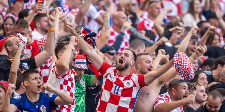 Sportske novosti – VIDEO Talijani u šoku zbog poteza hrvatskih navijača: ‘Zašto bi to itko napravio? Stvarno niste normalni!’