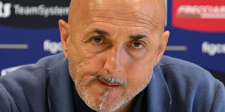Sportske novosti – Visoke tenzije na presici: Novinar usporedio Italiju s Fiat Pandom, stigla žestoka reakcija Spallettija