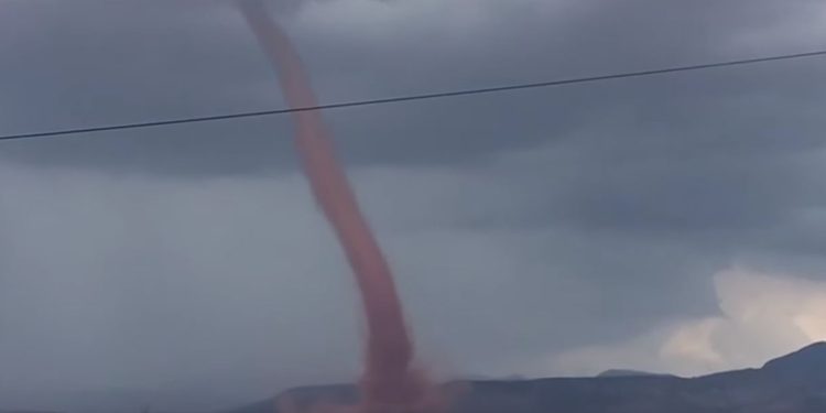 Srbija na udaru: Snimljena tornadogeneza, gradove zasula tuča