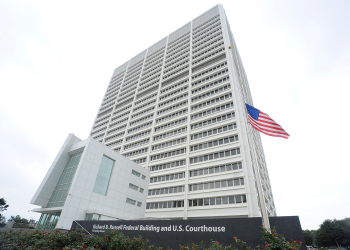 Sudac privremeno blokira zakon Gruzije koji zabranjuje ljudima, grupama da objavljuju više od 3 obveznice godišnje