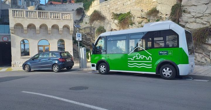 Tko bi svima ugodio: Besplatan autobus do Marjana ide tri puta dnevno, ali neki nisu zadovoljni