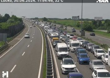 Totalni kaos na hrvatskim cestama, nesreće posvuda: Na Lučkom kolona od čak pet kilometara