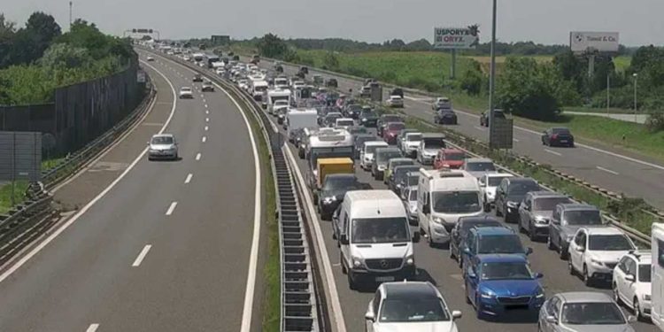 Totalni kaos na hrvatskim cestama, nesreće posvuda: Na Lučkom kolona od čak pet kilometara