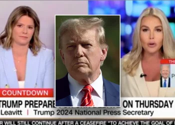 Trumpov tabor uzvraća udarac nakon što je voditelj CNN-a ukinuo feed, osudio ‘povijest anti-Trumpovih laži’ moderatora debate