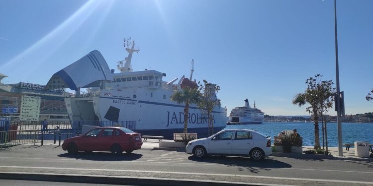 U trajektnim lukama nema većih gužvi