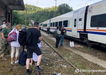VIDEO Krenula linija između Sarajeva i Ploča, prva ovosezonska vožnja gotovo popunjena